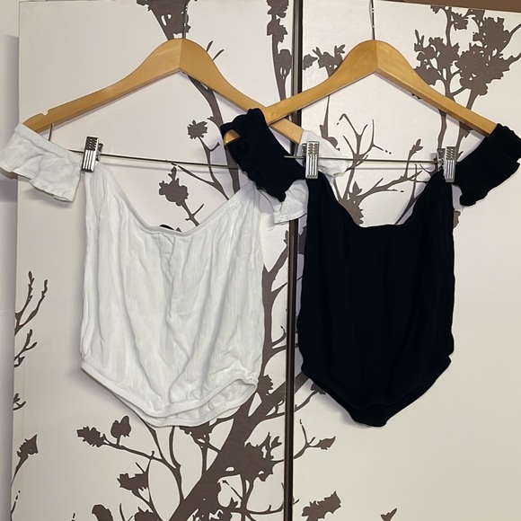 UK2LA 2 for $15 Black and White Off Shoulder Crop Top Tee Size Medium - Picture 3 of 9